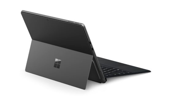 Microsoft surface pro 9 Core i7 1255U 16GB RAM 256GB SSD 13 1