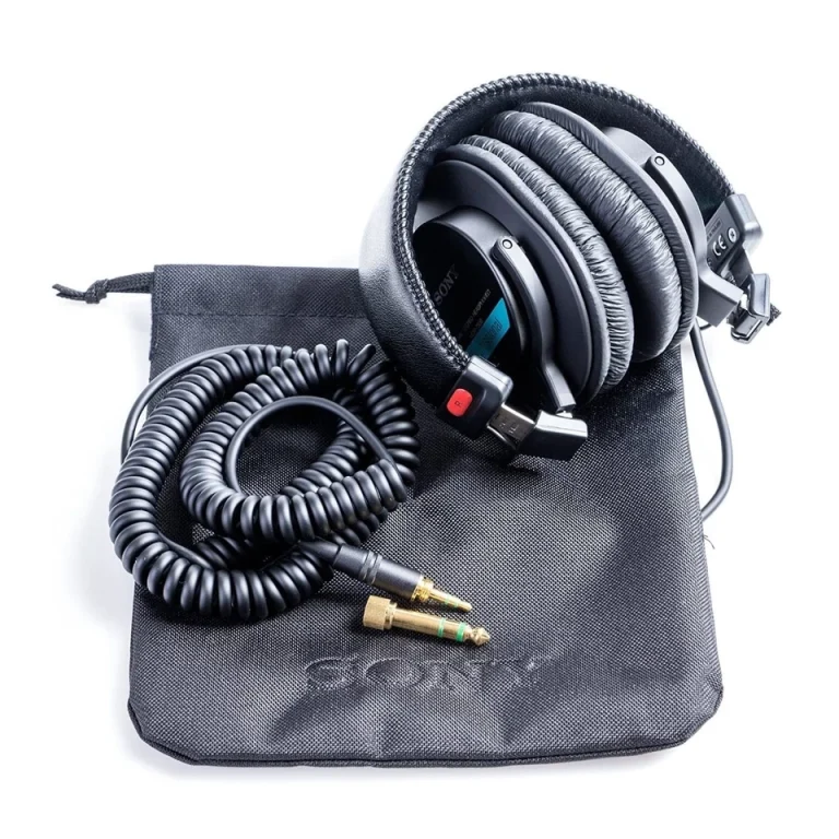 Sony MDR-7506 Professional Closed-Back Headphones