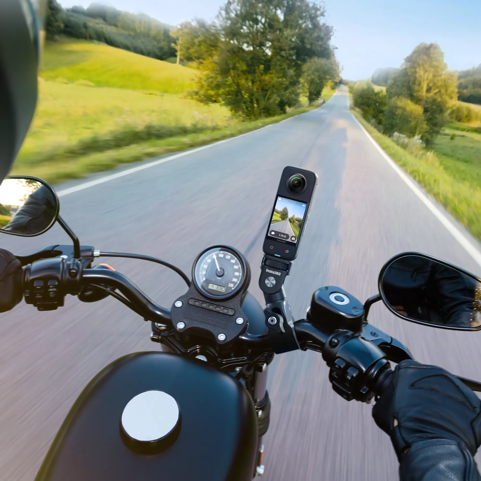 Insta360 Motorcycle Bundle Insta360 Motorcycle Bundle